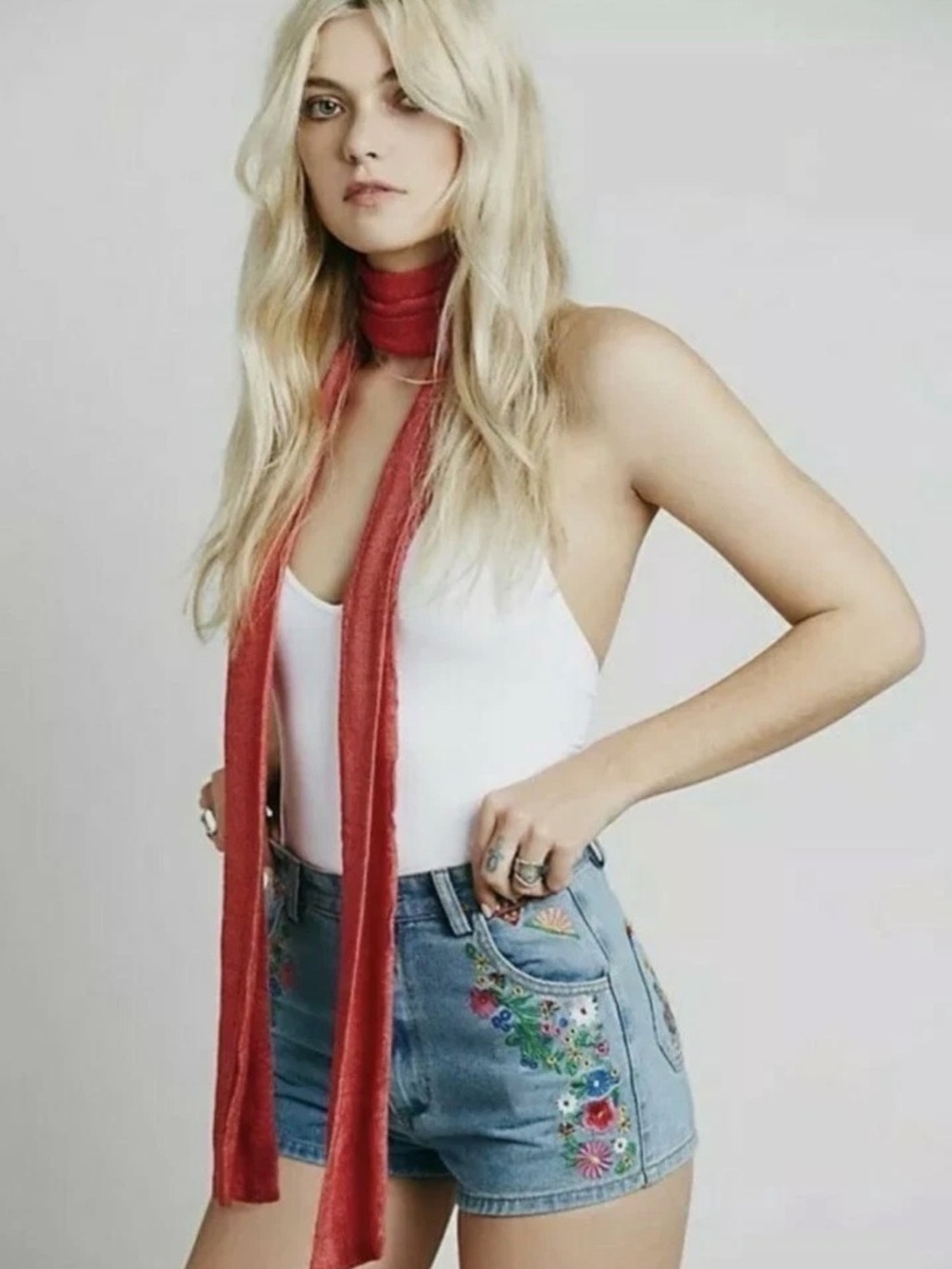 SPELL X FREE PEOPLE Love Child Embroidered Denim Shorts Size Small GUC